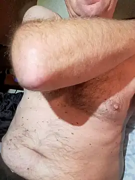 Snapshot of Vintermelon2 chatting on 10.12.25 Vintermelon2 online show from 10.12.25