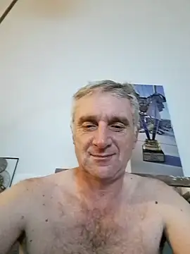 Snapshot of Vintermelon2 chatting on 10.16.25 Vintermelon2 online show from 10.16.25