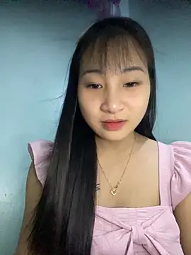 Snapshot of banlinh004 chatting on 10.04.25 banlinh004 online show from 10.04.25