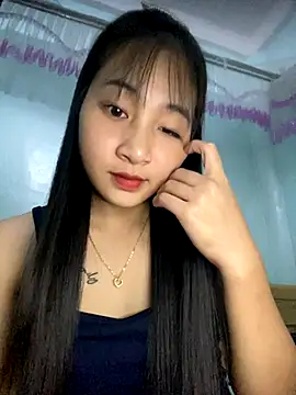 Snapshot of banlinh004 chatting on 10.10.25 banlinh004 online show from 10.10.25