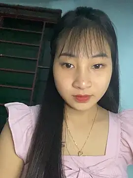 Snapshot of banlinh004 chatting on 10.17.25 banlinh004 online show from 10.17.25