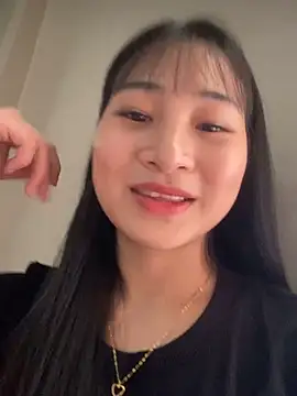Snapshot of banlinh004 chatting on 10.19.25 banlinh004 online show from 10.19.25