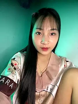 Snapshot of banlinh004 chatting on 10.22.25 banlinh004 online show from 10.22.25