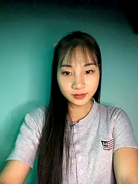 Snapshot of banlinh004 chatting on 10.23.25 banlinh004 online show from 10.23.25