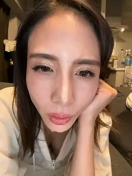 Snapshot of rena_rena_rena chatting on 10.02.25 rena rena rena online show from 10.02.25