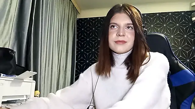 Snapshot of LissaKradfer chatting on 10.10.25 LissaKradfer online show from 10.10.25