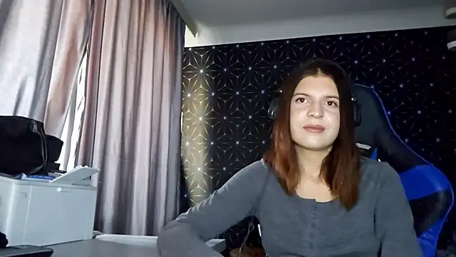 Snapshot of LissaKradfer chatting on 10.22.25 LissaKradfer online show from 10.22.25