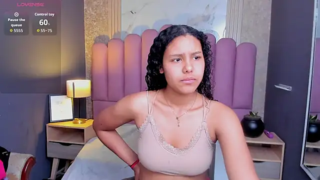 AriaVega online show from 12.20.25