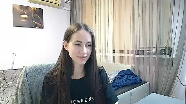Snapshot of Chloe_Skims chatting on 10.12.25 Chloe Skims online show from 10.12.25