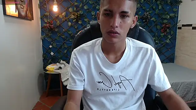 Snapshot of LiamBlack16 chatting on 10.23.25 LiamBlack16 online show from 10.23.25
