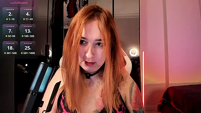 Snapshot of MissNyrra chatting on 10.12.25 MissNyrra online show from 10.12.25