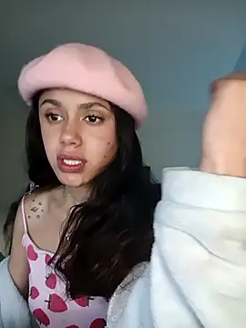 Snapshot of caramel_doll__ chatting on 10.23.25 caramel doll   online show from 10.23.25