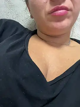 Snapshot of Daiana_Andra chatting on 10.18.25 Daiana Andra online show from 10.18.25