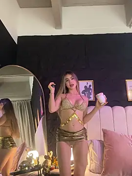 Snapshot of Lisa_Belluci chatting on 10.25.25 Lisa Belluci online show from 10.25.25