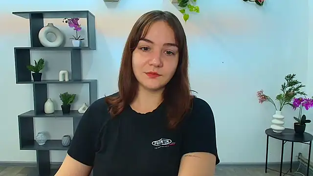 Snapshot of OliviaMontgommery chatting on 10.10.25 OliviaMontgommery online show from 10.10.25