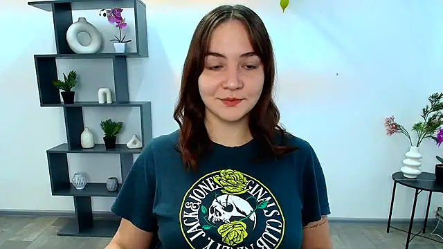 Snapshot of OliviaMontgommery chatting on 10.21.25 OliviaMontgommery online show from 10.21.25