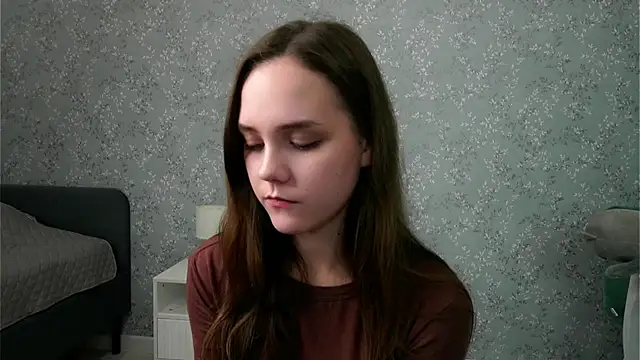 Snapshot of SweetSaraPie chatting on 10.03.25 SweetSaraPie online show from 10.03.25
