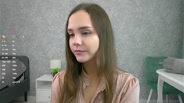 Snapshot of SweetSaraPie chatting on 10.21.25 SweetSaraPie online show from 10.21.25