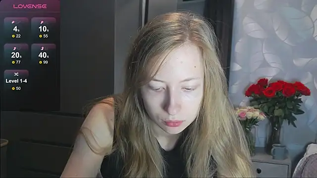 Snapshot of yuki_bloom chatting on 10.20.25 yuki bloom online show from 10.20.25