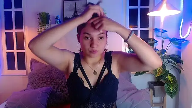 Snapshot of Viollet_C chatting on 10.20.25 Viollet C online show from 10.20.25