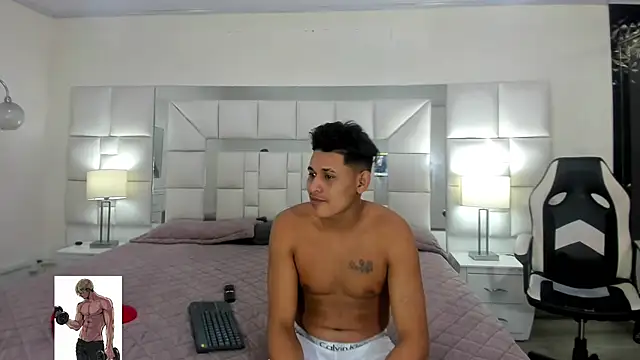 Snapshot of Wuillian_and_allison chatting on 10.21.25 Wuillian and allison online show from 10.21.25