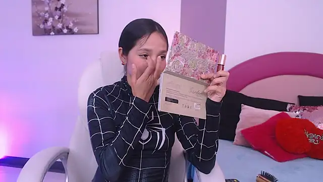 Suzy1  online show from 04.02.26