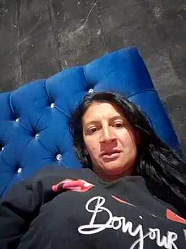 Snapshot of Lesli_14 chatting on 11.16.25 Lesli 14 online show from 11.16.25