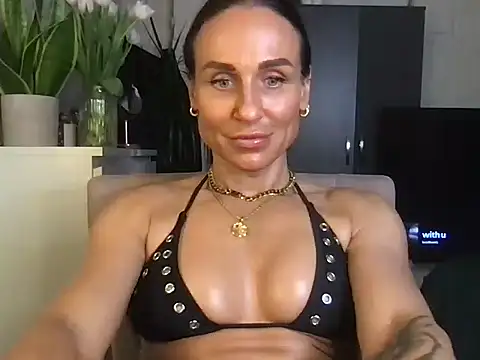 GluteQueenE online show from 01.10.26