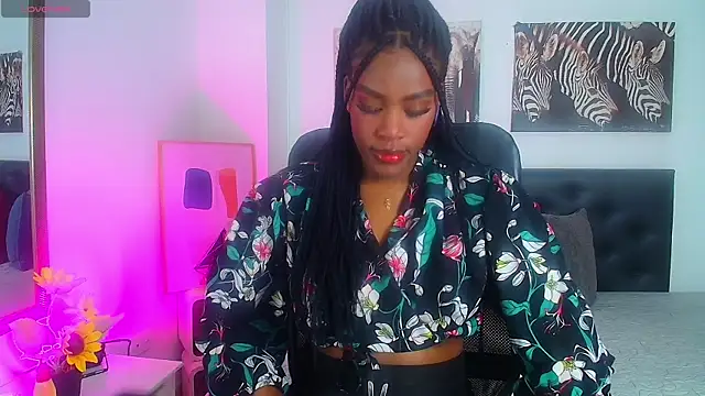 Snapshot of PaulinaEbony chatting on 10.07.25 PaulinaEbony online show from 10.07.25