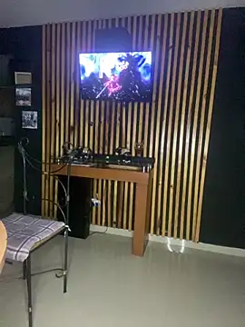 Thiffany-Brandon online show from 11.04.25