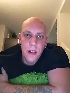 Snapshot of Kobradera1984 chatting on 10.10.25 Kobradera1984 online show from 10.10.25