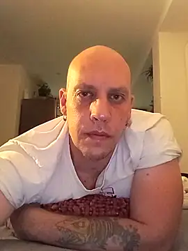 Snapshot of Kobradera1984 chatting on 10.30.25 Kobradera1984 online show from 10.30.25