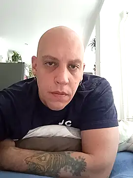 Snapshot of Kobradera1984 chatting on 11.23.25 Kobradera1984 online show from 11.23.25