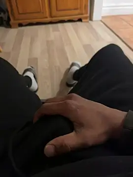 Snapshot of 4dagals chatting on 04.16.26 4dagals online show from 04.16.26