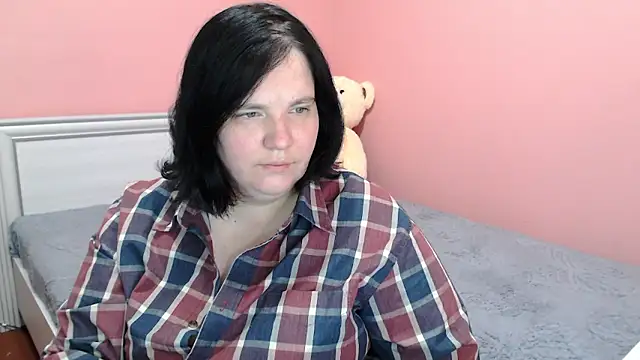 Snapshot of _alexandra_ray_ chatting on 10.14.25  alexandra ray  online show from 10.14.25