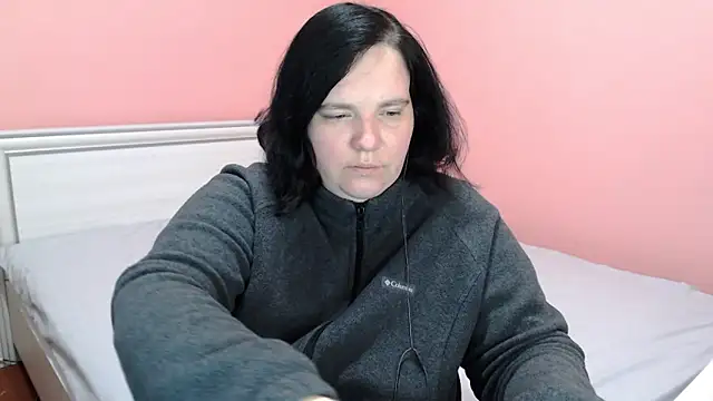 Snapshot of _alexandra_ray_ chatting on 10.15.25  alexandra ray  online show from 10.15.25