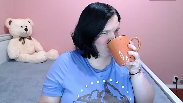 Snapshot of _alexandra_ray_ chatting on 10.17.25  alexandra ray  online show from 10.17.25