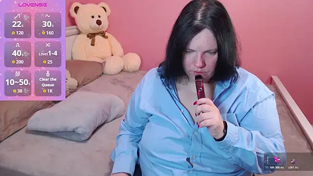 Snapshot of _alexandra_ray_ chatting on 12.15.25 alexandra ray online show from 12.15.25