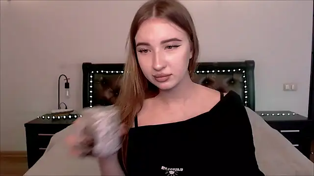 Snapshot of Lixivey chatting on 10.23.25 Lixivey online show from 10.23.25