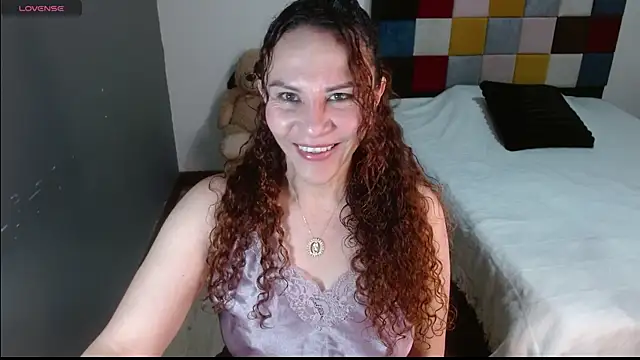 Snapshot of Miavelvett- chatting on 10.16.25 Miavelvett- online show from 10.16.25