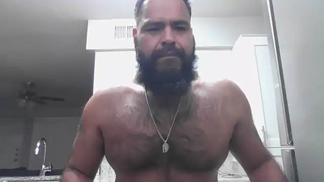 Snapshot of BigJohnBear39 chatting on 10.05.25 BigJohnBear39 online show from 10.05.25