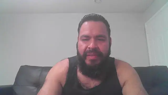 Snapshot of BigJohnBear39 chatting on 10.27.25 BigJohnBear39 online show from 10.27.25