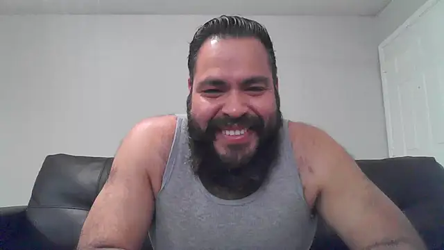 Snapshot of BigJohnBear39 chatting on 10.31.25 BigJohnBear39 online show from 10.31.25