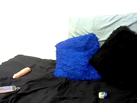 Snapshot of DarkLaddy chatting on 10.21.25 DarkLaddy online show from 10.21.25