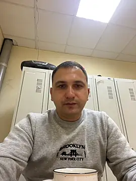 Snapshot of Mahrovmaxim chatting on 10.09.25 Mahrovmaxim online show from 10.09.25