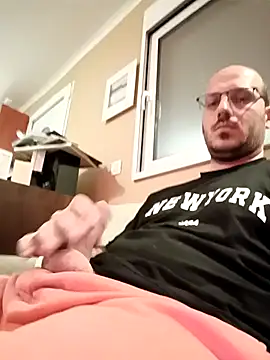 Snapshot of arksex32 chatting on 04.12.26 arksex32 online show from 04.12.26