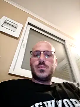 Snapshot of arksex32 chatting on 04.14.26 arksex32 online show from 04.14.26