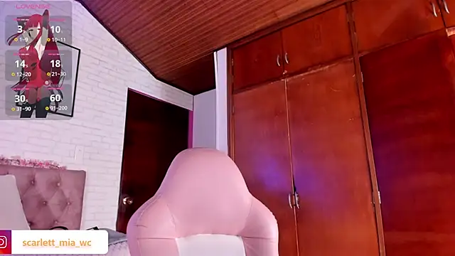 Scarlett fox   online show from 11.08.25