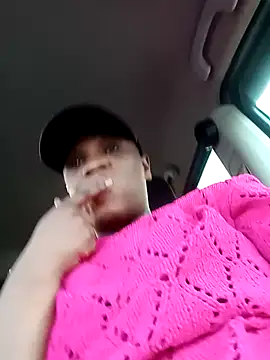 Snapshot of Phat_booty222 chatting on 10.10.25 Phat booty222 online show from 10.10.25