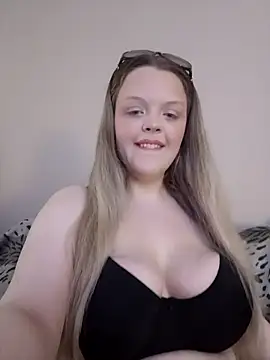 AuroraMaexox online show from 10.08.25